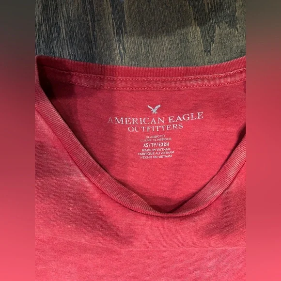 American Eagle Outfitters T-shirt - Picture 2 of 6